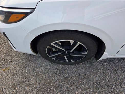 Used 2024 Nissan Sentra SV FWD image 5