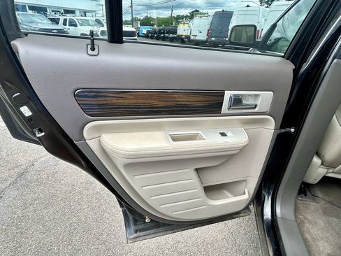 Used 2008 Lincoln MKX AWD image 12
