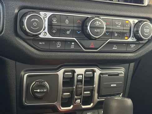New 2026 Jeep Gladiator Sport AWD/4WD image 17