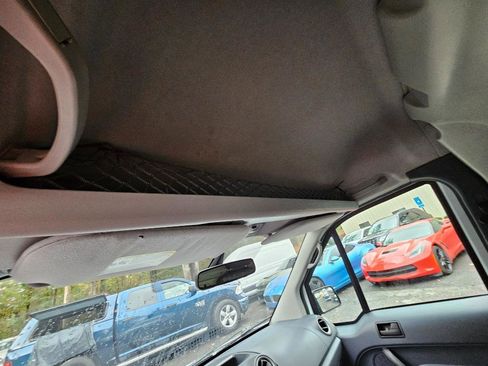 Used 2013 Ford Transit Connect XLT image 28