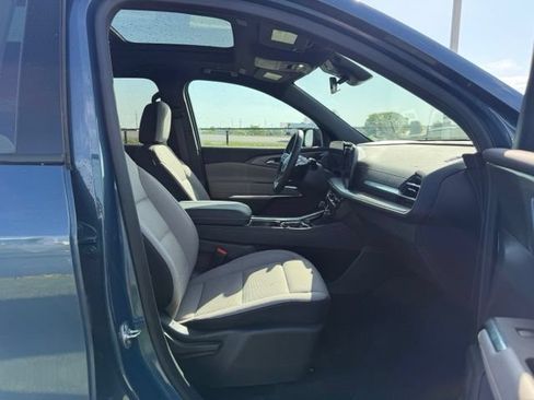Certified 2025 Chevrolet Traverse LT w/ Sun and Wheel Package AWD/4WD image 11