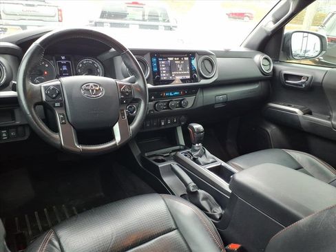 Used 2019 Toyota Tacoma TRD Off-Road image 21