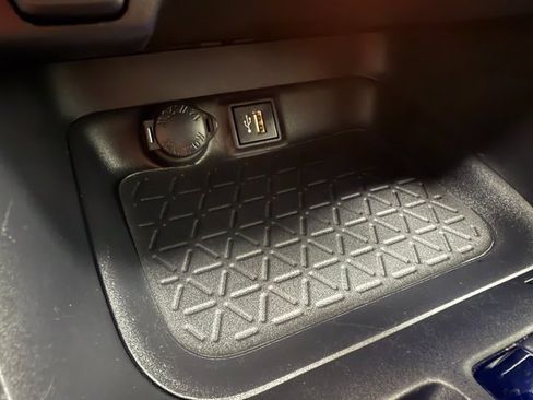 Used 2024 Toyota RAV4 XLE Premium image 19