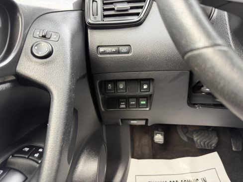 Used 2019 Nissan Rogue S w/ Special Edition Package image 28