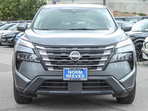 Used 2025 Nissan Rogue SV FWD image 2