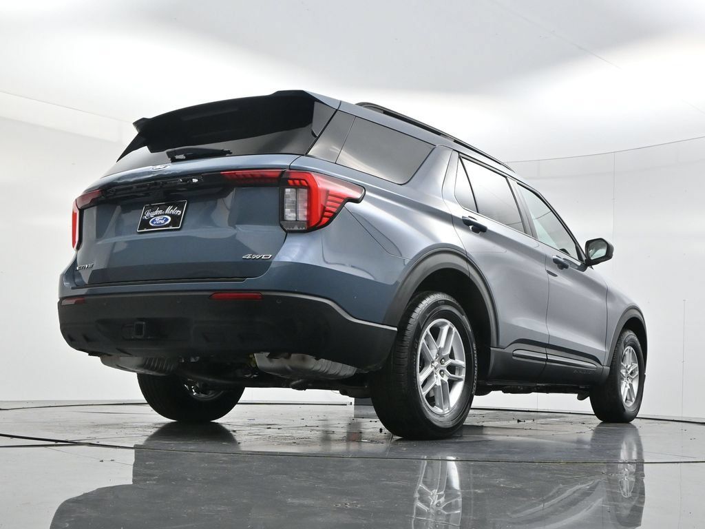 Used 2026 Ford Explorer Active AWD/4WD image 49