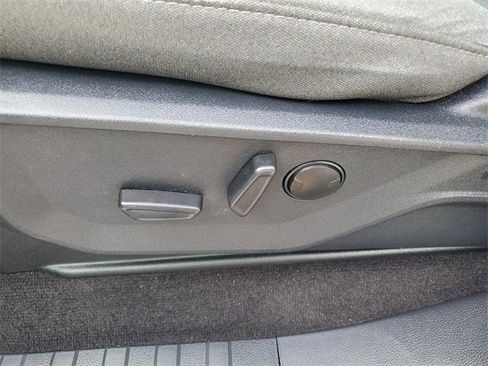 Used 2022 Ford F150 XLT w/ Equipment Group 302A High image 18