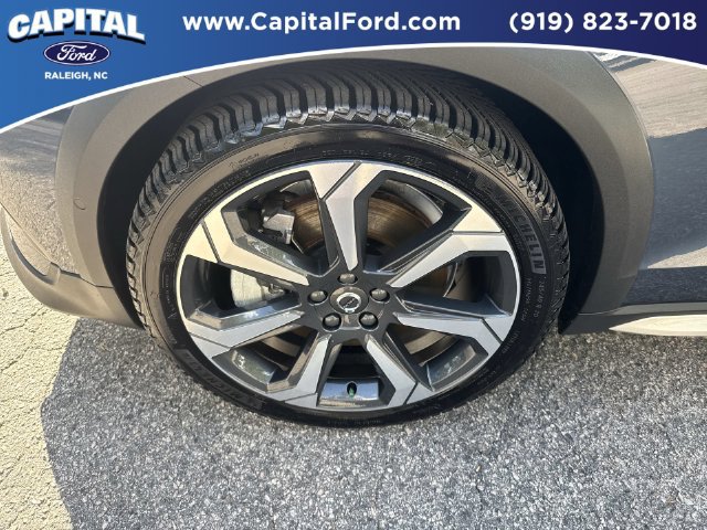 Used 2024 Volvo V60 B5 Cross Country Ultimate AWD/4WD image 13