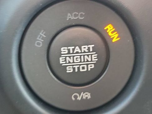 Used 2023 Jeep Gladiator Sport AWD/4WD image 30