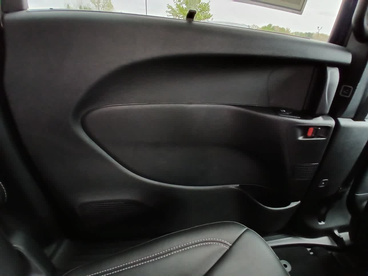 New 2027 Chrysler Pacifica Select FWD image 12