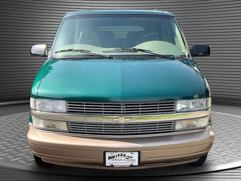 Used 2000 Chevrolet Astro Passenger RWD image 2