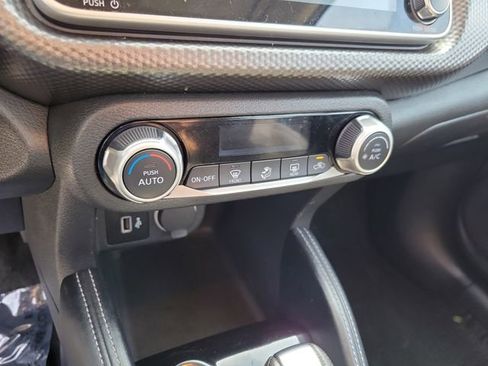 Used 2020 Nissan Kicks SV image 21