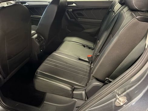 Certified 2023 Volkswagen Tiguan SE FWD image 17