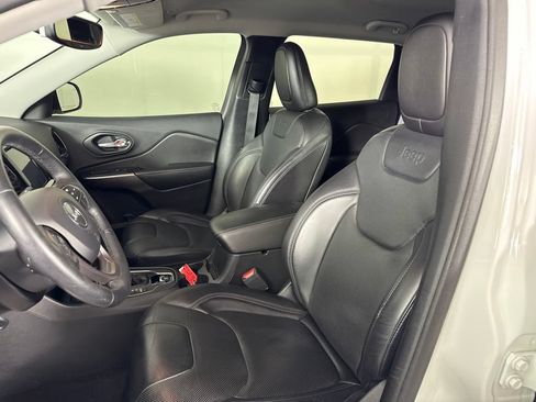 Used 2019 Jeep Cherokee Limited AWD/4WD image 15