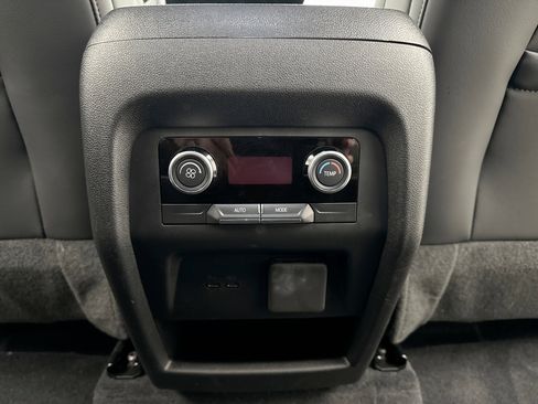 Used 2025 Buick Enclave Sport Touring w/ Power Package image 21