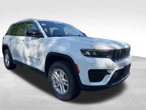 Used 2023 Jeep Grand Cherokee Laredo w/ Trailer Tow Prep Group (B) image 8