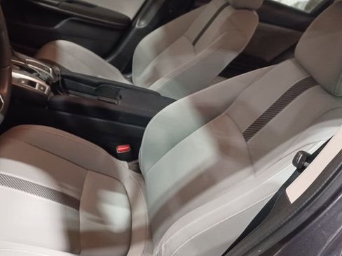 Used 2018 Honda Civic EX image 6