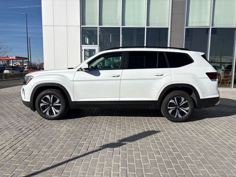 New 2026 Volkswagen Atlas SE image 2