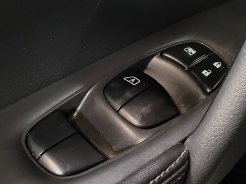 Used 2017 Nissan Rogue SL w/ SL Premium Package FWD image 27
