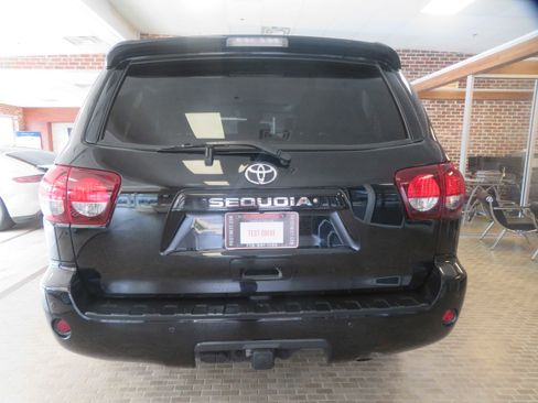 Used 2018 Toyota Sequoia TRD Sport AWD/4WD image 84