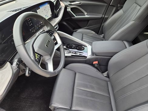 Certified 2025 Audi Q5 Premium Plus w/ Premium Plus image 17