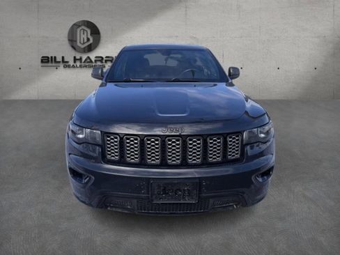 Used 2017 Jeep Grand Cherokee Altitude image 1