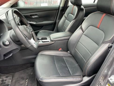 Used 2023 Nissan Sentra SR w/ SR Premium Package FWD image 6