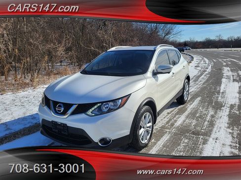 Used 2017 Nissan Rogue Sport SV w/ SV Premium Package FWD image 1