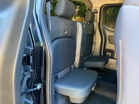 Used 2022 Nissan Frontier S RWD image 45