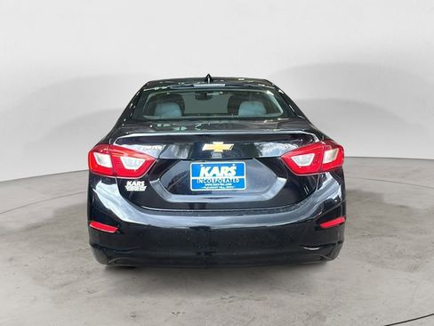 Used 2018 Chevrolet Cruze LT w/ Convenience Package FWD image 5