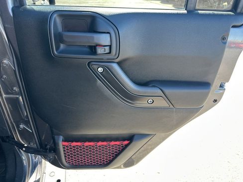 Used 2017 Jeep Wrangler Unlimited Rubicon image 23