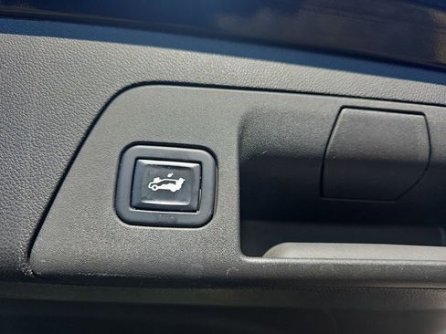 Certified 2021 Buick Envision Essence w/ Technology Package I AWD/4WD image 17