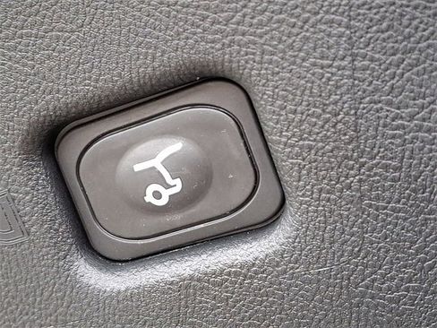 Certified 2023 Lincoln Nautilus Reserve image 30