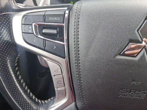 Used 2018 Mitsubishi Outlander SEL image 20