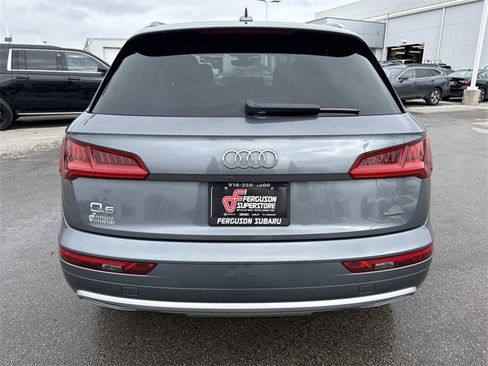 Used 2020 Audi Q5 2.0T Premium w/ Convenience Package image 4