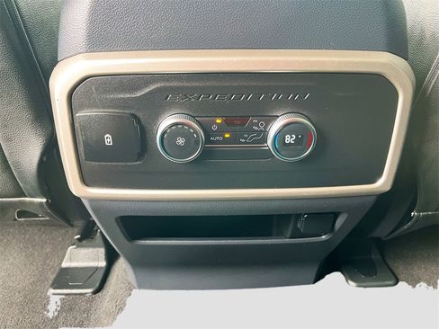 Used 2023 Ford Expedition XLT image 24