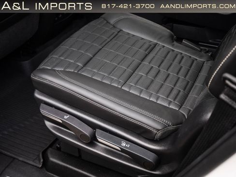 Used 2022 Cadillac Escalade Sport Platinum w/ Heavy-Duty Trailer Package AWD/4WD image 53