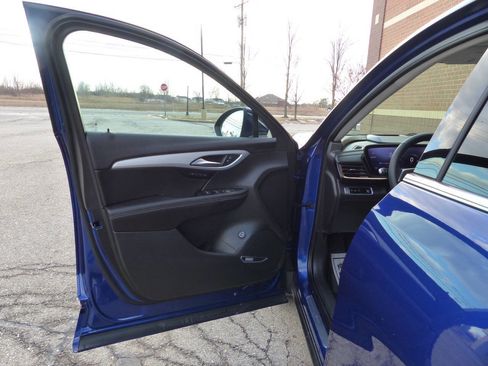 Used 2025 Buick Envision Avenir image 17