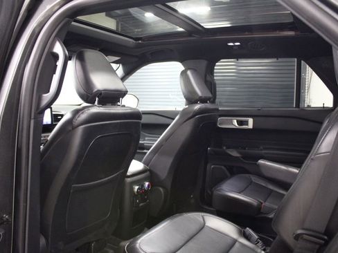 Used 2020 Ford Explorer Limited image 42
