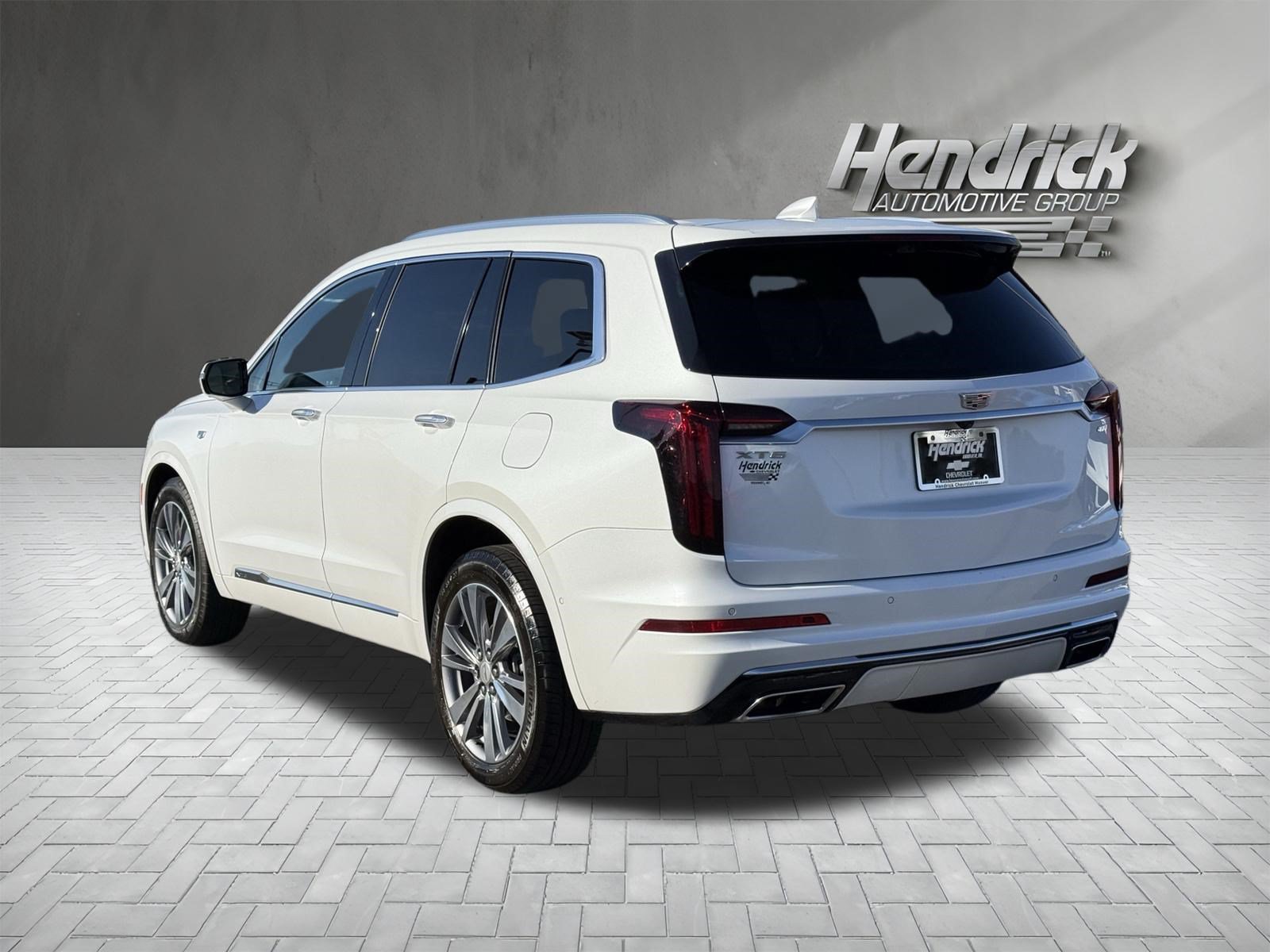 Used 2025 Cadillac XT6 Premium Luxury w/ Technology Package FWD image 8