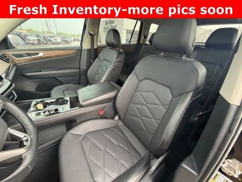Used 2025 Volkswagen Atlas SE image 9