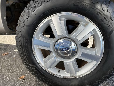 Used 2006 Ford F150 Lariat image 17