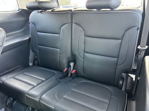 Used 2022 GMC Acadia Denali w/ Denali Ultimate Package image 32