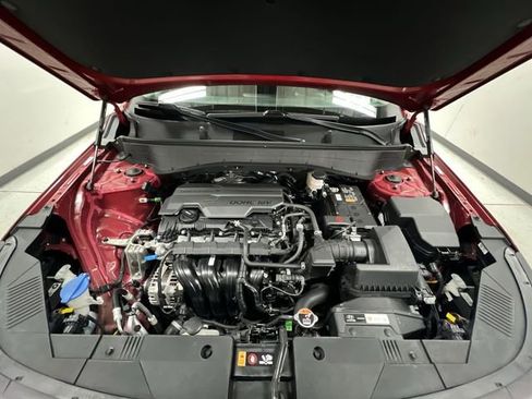 Used 2025 Hyundai Kona SEL image 28