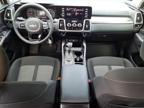Used 2023 Kia Sorento LX FWD image 29