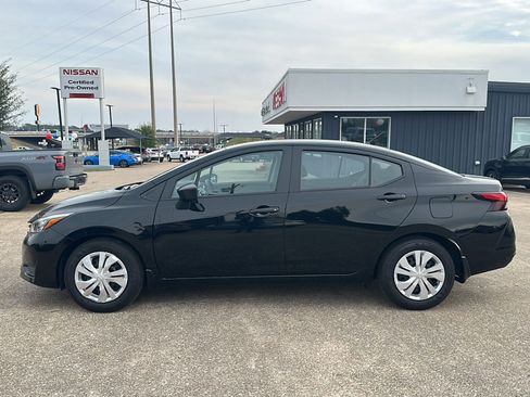 Certified 2025 Nissan Versa S w/ Trunk Package image 2