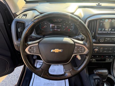 Used 2018 Chevrolet Colorado Z71 AWD/4WD image 16