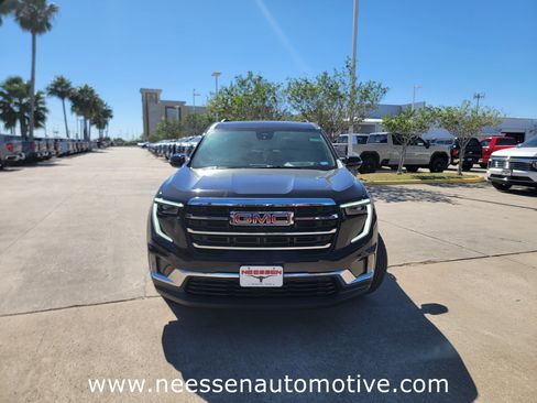 Used 2024 GMC Acadia Elevation w/ Trailering Package image 2