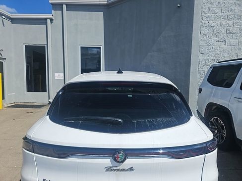 Used 2024 Alfa Romeo Tonale Ti AWD/4WD image 8