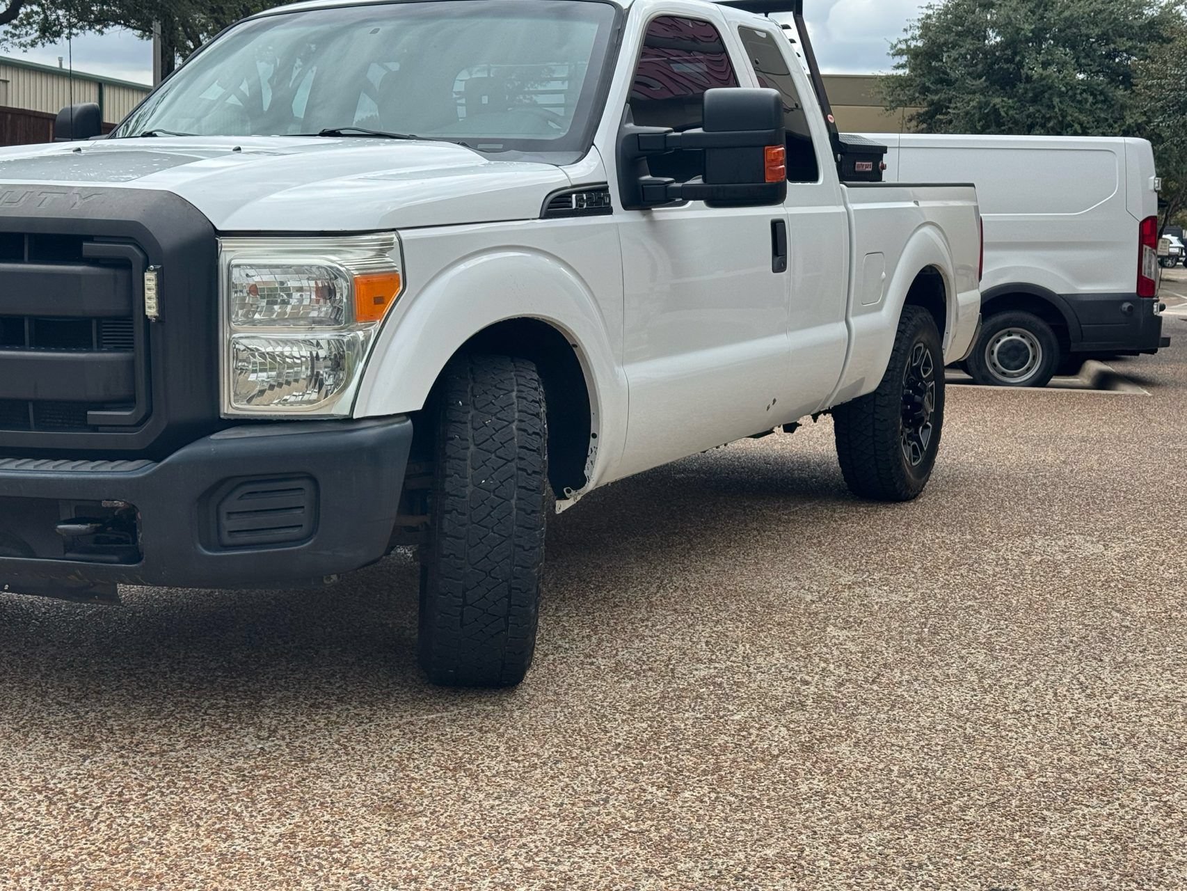 Used 2016 Ford F250 XL w/ Power Equipment Group RWD image 3